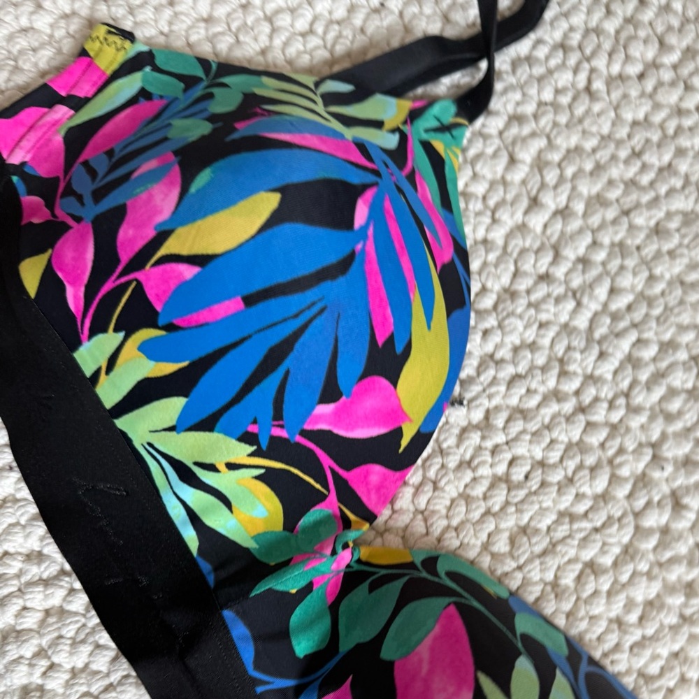 Colorful Tropical Print Pink Victoria’s Secret Women's Bra - Picture 3 of 7